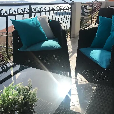 Apartment Maja *