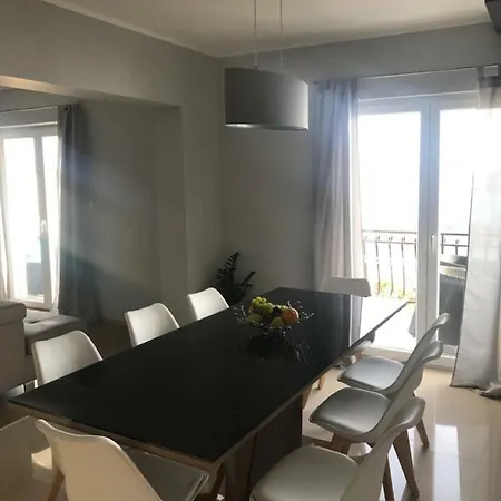 Maja Apartment *