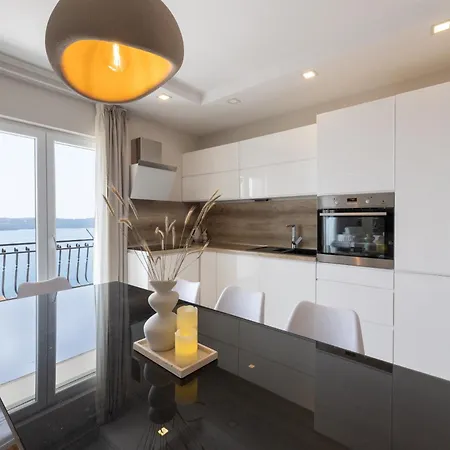 Maja Apartman *